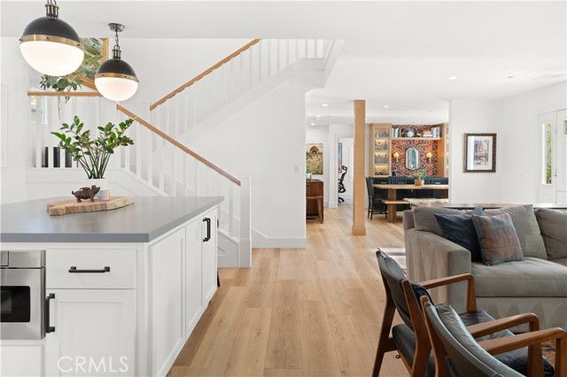 Detail Gallery Image 6 of 60 For 315 Lugonia St, Newport Beach,  CA 92663 - 4 Beds | 4 Baths