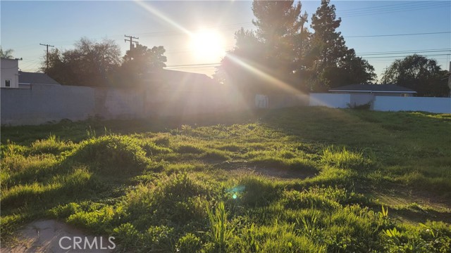 227 N Azusa Avenue, Azusa CA: https://media.crmls.org/medias/e8d3c231-e046-4d33-9c78-f97f357fc1c5.jpg