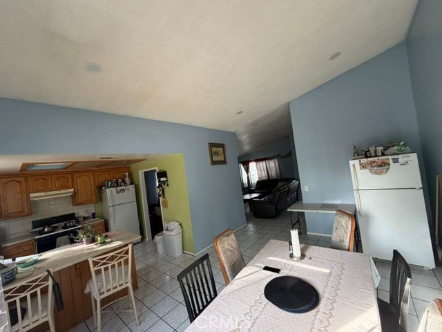 17053 Pinedale Court, Fontana CA: https://media.crmls.org/medias/e8d3d79b-874c-4cca-9f4f-2b56927f26ba.jpg