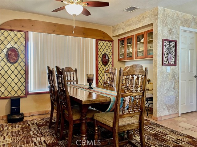 16407 Koda Road, Apple Valley CA: https://media.crmls.org/medias/e8d453f1-9947-4698-a359-623db109a7d6.jpg