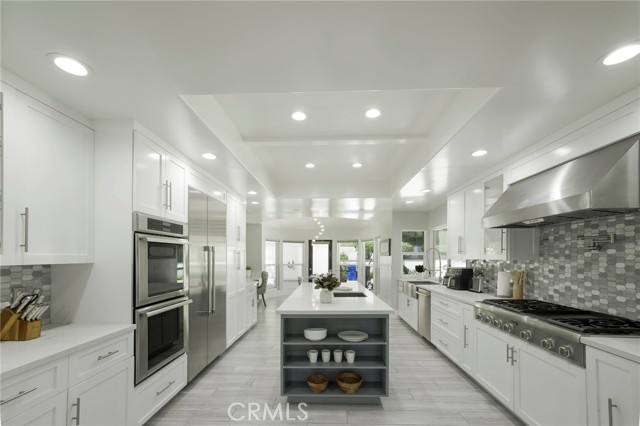 5081 Gateway Road, Rancho Cucamonga CA: https://media.crmls.org/medias/e8d4710f-e4fc-414e-bbf8-d706501bb090.jpg