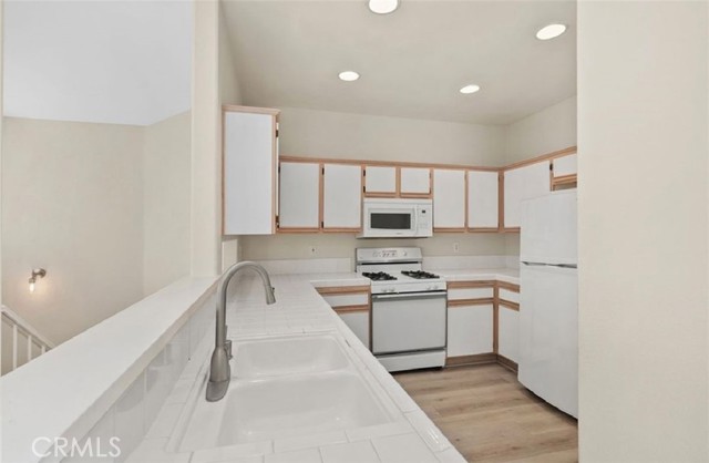 Detail Gallery Image 13 of 40 For 7839 E Viewrim, Anaheim Hills,  CA 92808 - 2 Beds | 2 Baths