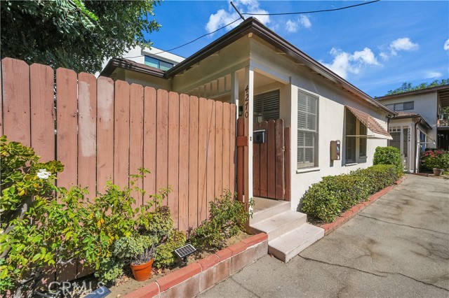 Detail Gallery Image 30 of 32 For 4270 Troost, Studio City,  CA 91604 - 2 Beds | 1 Baths