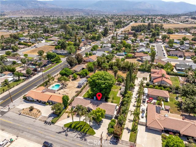 274 N Hemet Street, Hemet CA: https://media.crmls.org/medias/e8d546e0-7c66-41f0-9d6d-bd597a2eb71f.jpg