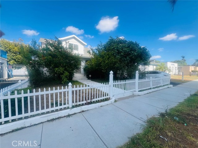 Detail Gallery Image 2 of 18 For 33013 Arbolado Ln, Lake Elsinore,  CA 92530 - 4 Beds | 2 Baths