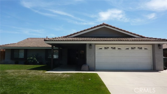 284 Celeste Drive, Riverside CA: https://media.crmls.org/medias/e8d5ea1a-2ba8-4b34-be69-4402fde25e61.jpg