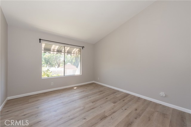385 Stanford Court, Irvine CA: https://media.crmls.org/medias/e8d614b8-aeac-4a48-80da-e0fb4e3ed5e7.jpg
