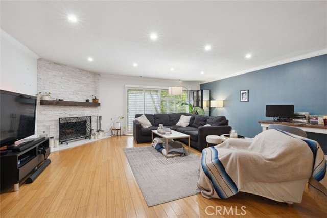 4455 Fulton Avenue, Sherman Oaks CA: https://media.crmls.org/medias/e8d67ca7-7938-492f-940e-3e0ca860f658.jpg