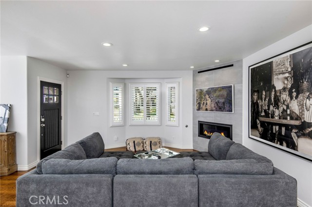 Detail Gallery Image 10 of 55 For 234 16th St, Seal Beach,  CA 90740 - 4 Beds | 3/1 Baths