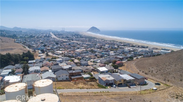 Detail Gallery Image 4 of 12 For 536 Blanca St, Morro Bay,  CA 93442 - 3 Beds | 2/1 Baths