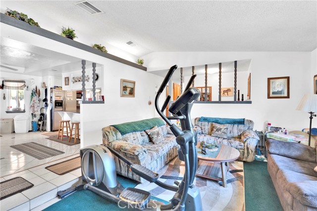 Detail Gallery Image 9 of 43 For 13237 Smoke Tree Rd, Victorville,  CA 92392 - 3 Beds | 2 Baths