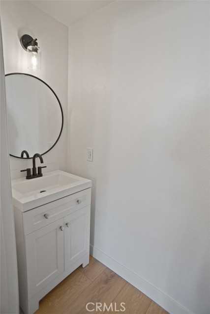 Detail Gallery Image 8 of 10 For 8601 Sunland Bld #3,  Sun Valley,  CA 91352 - 3 Beds | 1/1 Baths