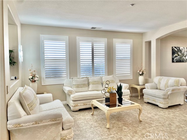 Detail Gallery Image 12 of 57 For 8004 Palm View Ln, Riverside,  CA 92508 - 6 Beds | 4/1 Baths