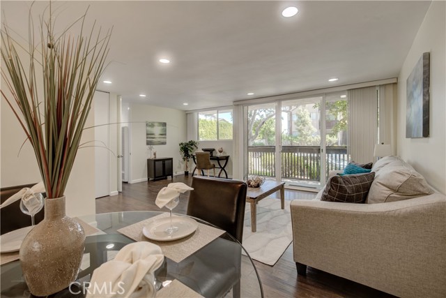 Detail Gallery Image 12 of 30 For 5901 Canterbury Dr #12,  Culver City,  CA 90230 - 2 Beds | 2 Baths