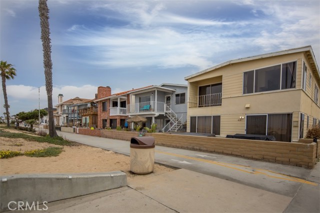 Detail Gallery Image 30 of 31 For 418 E Oceanfront, Newport Beach,  CA 92661 - 2 Beds | 2/1 Baths