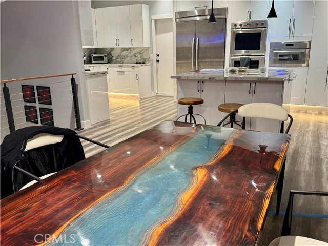 Detail Gallery Image 6 of 20 For 4413 San Blas Ave, Woodland Hills,  CA 91364 - 3 Beds | 3 Baths