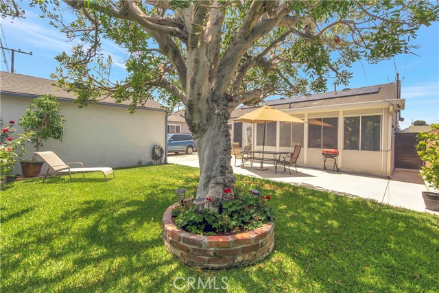 3850 Senasac Avenue, Long Beach CA: https://media.crmls.org/medias/e8db7587-b77a-41af-9ee5-51ffc787b34f.jpg
