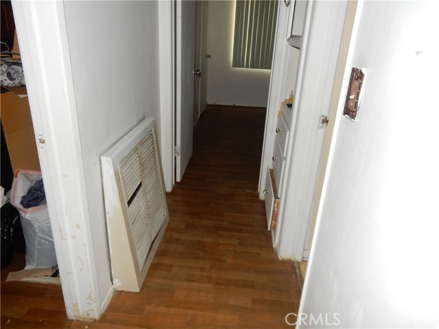 18206 Seville Avenue, Fontana CA: https://media.crmls.org/medias/e8dc7fab-2cc8-4a65-98d4-3b0801408bdd.jpg