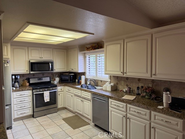 Detail Gallery Image 9 of 19 For 64441 Spyglass, Desert Hot Springs,  CA 92240 - 3 Beds | 2 Baths