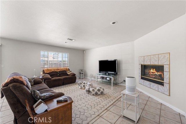 9824 Evelyn Avenue, California City CA: https://media.crmls.org/medias/e8ddbc79-da28-487e-82e5-f753bcb3a68f.jpg