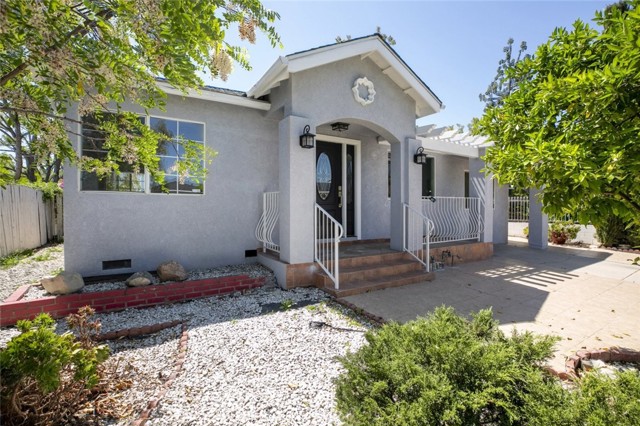 Detail Gallery Image 3 of 30 For 17710 Martha St, Encino,  CA 91316 - 3 Beds | 2 Baths
