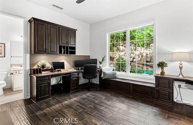 Detail Gallery Image 35 of 75 For 26012 Horseshoe Cr, Laguna Hills,  CA 92653 - 5 Beds | 5/1 Baths