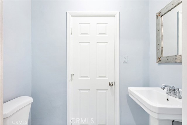 Detail Gallery Image 21 of 28 For 9232 S 7th Ave, Inglewood,  CA 90305 - 4 Beds | 2/1 Baths