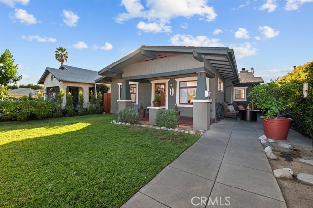 Detail Gallery Image 1 of 25 For 125 S Minnesota Ave, Glendora,  CA 91741 - 3 Beds | 2 Baths