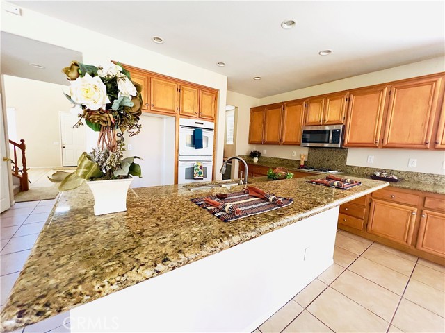 Detail Gallery Image 14 of 42 For 17231 Greentree Dr, Riverside,  CA 92503 - 5 Beds | 4 Baths