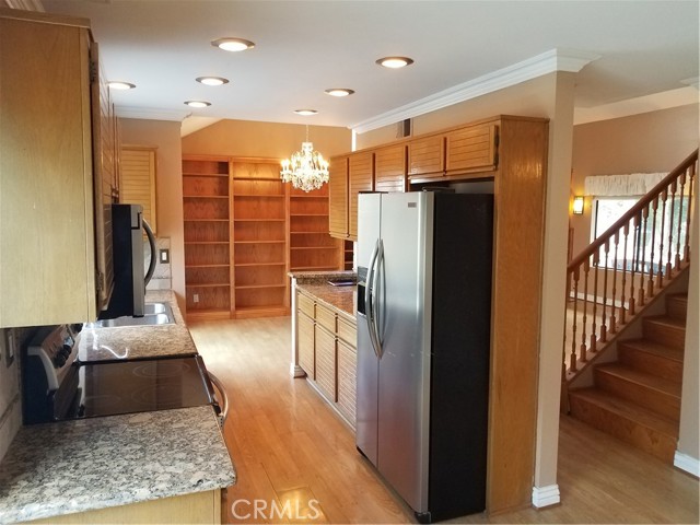 45 Wintermist, Irvine CA: https://media.crmls.org/medias/e8dfcf12-054f-44b5-b3fe-ca01e6d336ac.jpg