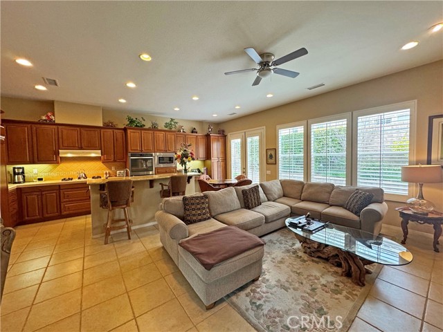 Detail Gallery Image 3 of 55 For 23754 Walnut Creek Ct, Valencia,  CA 91354 - 3 Beds | 3/1 Baths