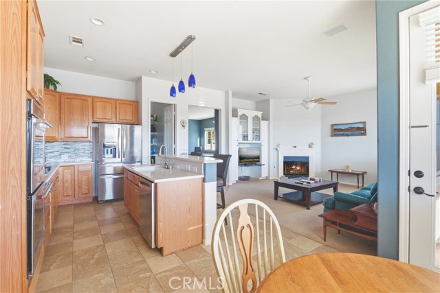 Detail Gallery Image 7 of 32 For 11090 Dandelion Ln, Apple Valley,  CA 92308 - 4 Beds | 3 Baths