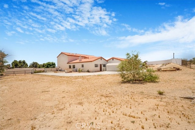18760 Otomian Road, Apple Valley CA: https://media.crmls.org/medias/e8e0aed9-671f-434c-94f5-69a0ef193411.jpg