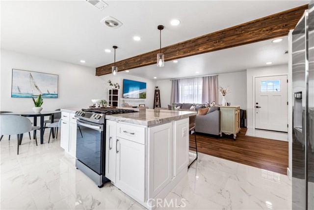 5481 Santa Gertrudes Ave, Garden Grove CA: https://media.crmls.org/medias/e8e10ae9-a49e-44ab-9ff7-30fdeaee64af.jpg