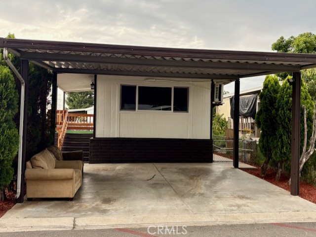 8221 Ilex Street, Fontana CA: https://media.crmls.org/medias/e8e2eb32-2762-4695-bc48-738997a91663.jpg