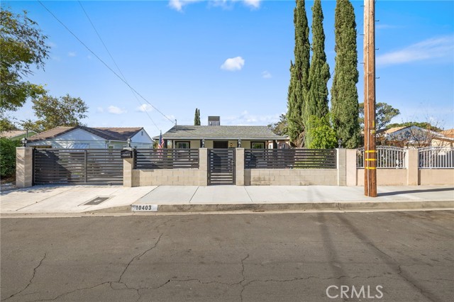 Detail Gallery Image 4 of 32 For 10403 Mcclemont Ave, Tujunga,  CA 91042 - 2 Beds | 1/1 Baths