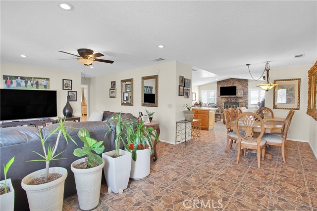 Detail Gallery Image 7 of 48 For 15545 Dale Evans, Apple Valley,  CA 92307 - 3 Beds | 2 Baths