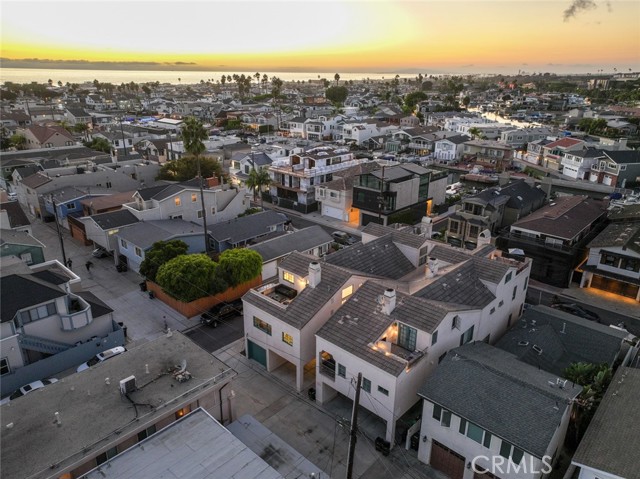 Detail Gallery Image 28 of 29 For 600 1/2 36th, Newport Beach,  CA 92663 - 2 Beds | 2/1 Baths