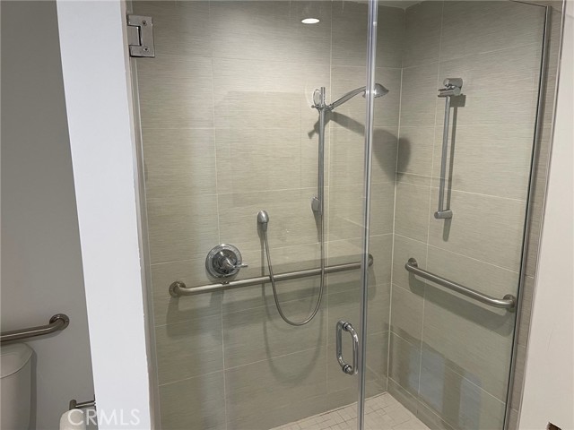 Oversized state-of-the-art showers