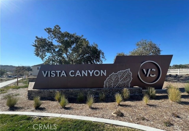 Detail Gallery Image 6 of 6 For 17107 Zion Dr, Canyon Country,  CA 91387 - 3 Beds | 2/1 Baths