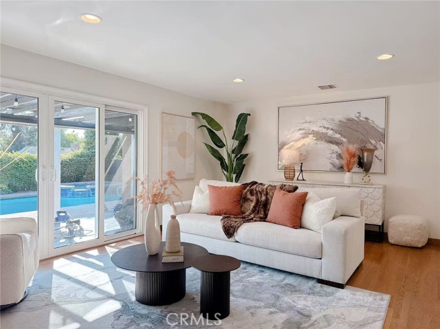 1811 Chantry Drive, Arcadia CA: https://media.crmls.org/medias/e8e610eb-63b4-4f0b-b624-2ce0bb6497b0.jpg