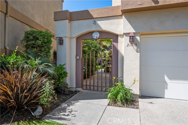 Detail Gallery Image 2 of 28 For 21015 Tomlee Ave, Torrance,  CA 90503 - 4 Beds | 3 Baths