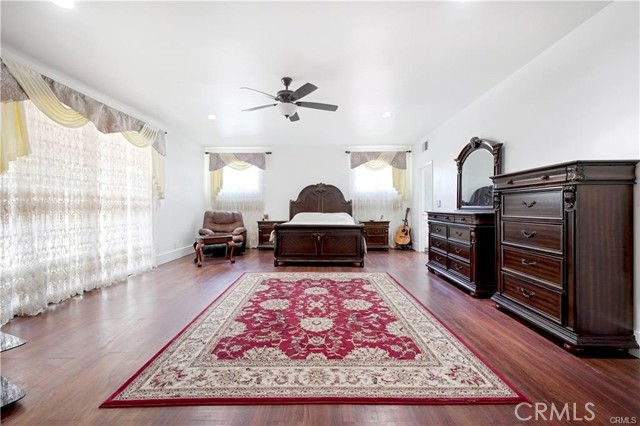 22329 Plummer Street, Chatsworth CA: https://media.crmls.org/medias/e8e741a5-9cdb-457d-867b-c40b4b774f3e.jpg