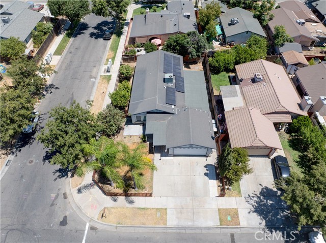 402 La Mesa Street, Merced CA: https://media.crmls.org/medias/e8e77465-2aa9-4d58-8798-8465f0a0d099.jpg