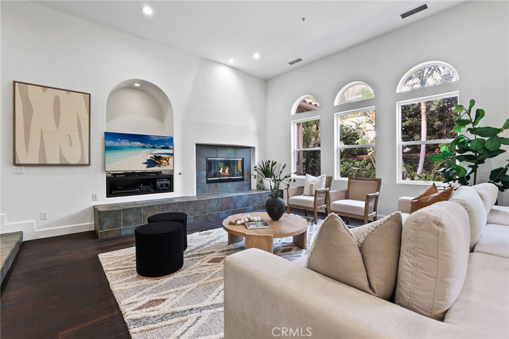 MLS #OC25229968 image #8