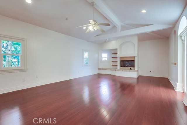 512 N Juanita Avenue, Redondo Beach CA: https://media.crmls.org/medias/e8e8ee8f-103d-405b-8102-333c5a3296c1.jpg