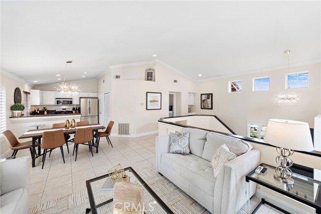 30 Calle Estero, Rancho Santa Margarita CA: https://media.crmls.org/medias/e8ea2735-d511-448f-8d01-06bcb92e7a1d.jpg