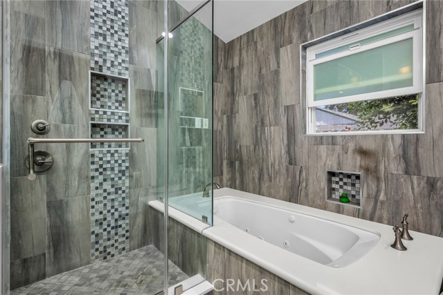 Detail Gallery Image 23 of 34 For 5948 Hesperia Ave, Encino,  CA 91316 - 3 Beds | 2/1 Baths