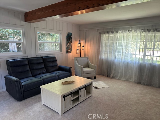 Detail Gallery Image 7 of 13 For 1125 Churchs Ct, Burbank,  CA 91501 - 3 Beds | 3 Baths