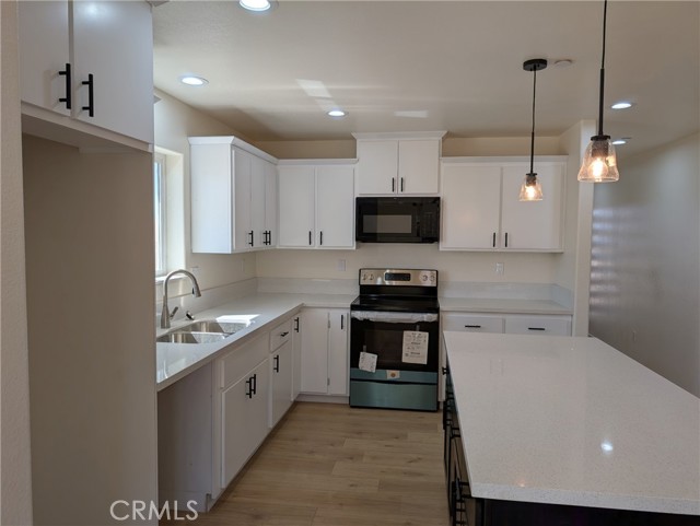 Detail Gallery Image 4 of 25 For 9878 Magnolia Ave, California City,  CA 93505 - 3 Beds | 2 Baths